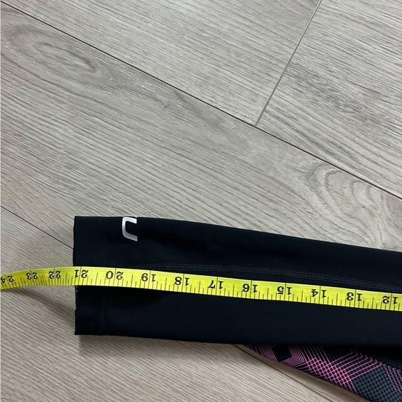 2XU Black Compression Legging Tights Pink Side Print - Picture 10 of 10